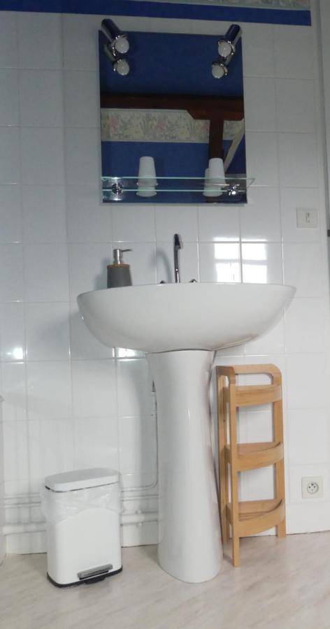 Le Pressoir Apartment Beaumesnil  Екстериор снимка
