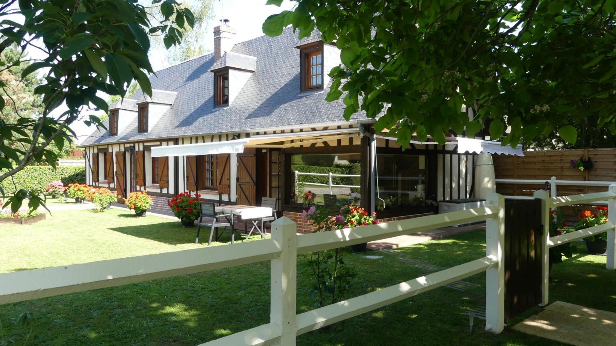 Le Pressoir Apartment Beaumesnil  Екстериор снимка
